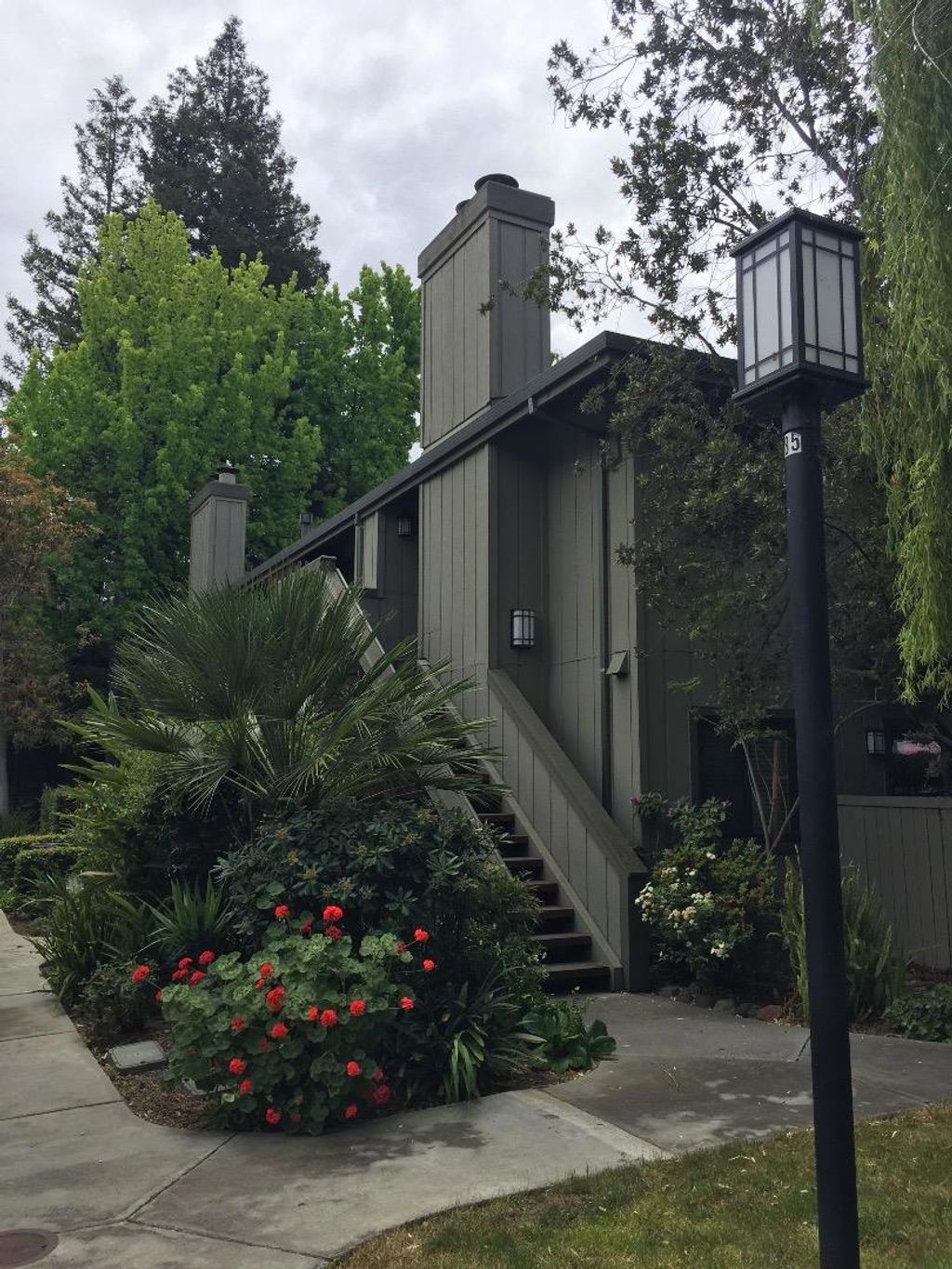 listing image 130728447666276606278