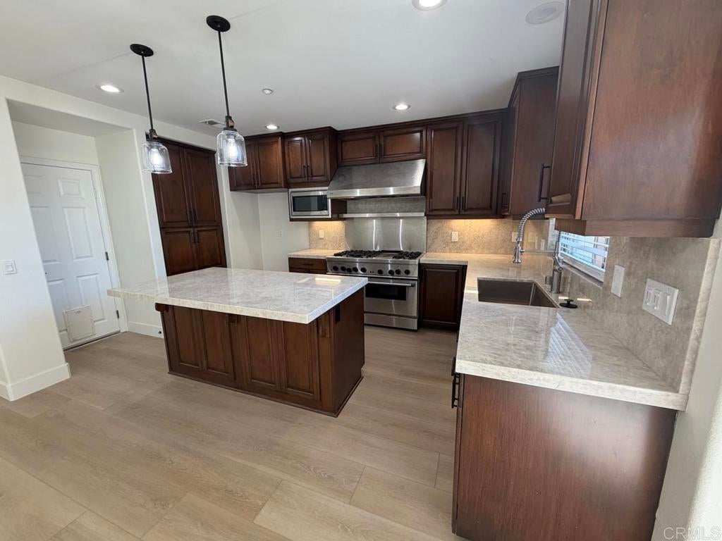 251 N Rios Avenue