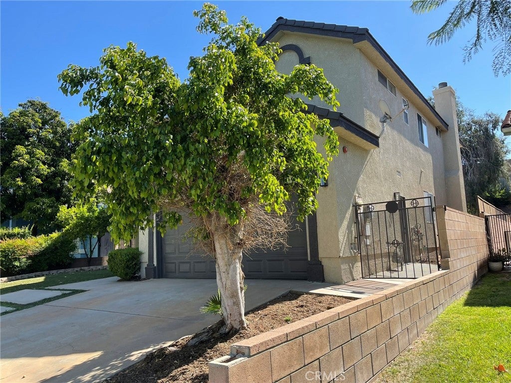 9400 Aqueduct Avenue