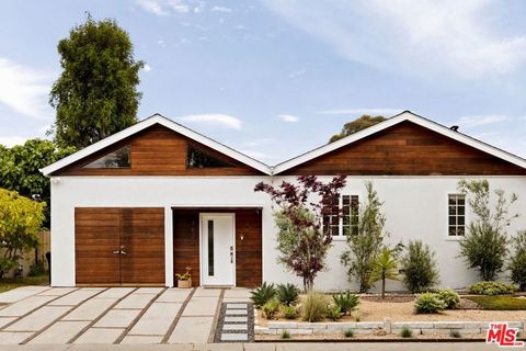 Photo of 7622 Goddard Avenue, Los Angeles, CA 90045 (MLS # 26728817)