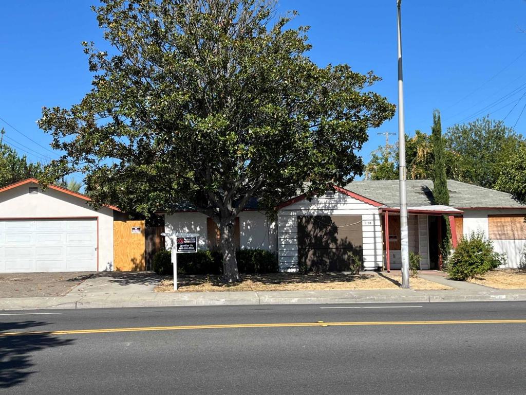 A very rare opportunity to fine a prime location situate in a corner lot between Kiely Blvd and Humbolt Ave. This fixer-upper is a true diamond in the rough, set on oversized 9,711 sq ft. lot size. Existing 4-bedroom, 1-bathroom with 1,409 sq ft living space, 2 detached car garage. This offering endless potential! Whether you choose to update the home with a sunroom or build a brand-new residence with an ADU, or lot split to build 2 brand new homes. Etc. The possibilities are limitless. Prime location close to top tech companies like Nvidia (2.5 miles) Intel (3.5 miles) Apple (2.4 miles) and close many companies like Google, LinkedIn and more.