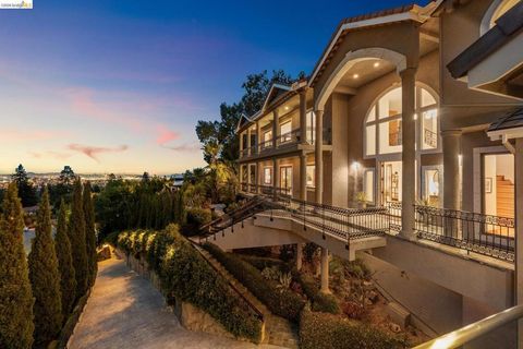 Photo of 33 33 Somerset Rd, Oakland, CA 94611 (MLS # 41125242)