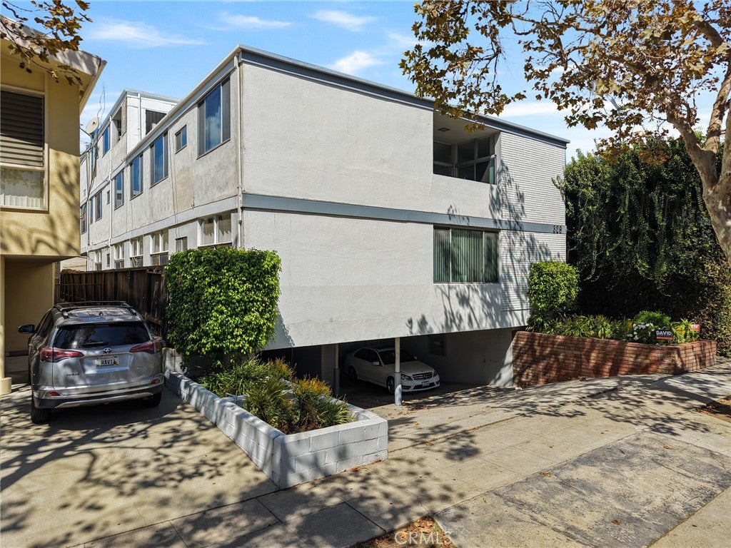 Photo of 329 S Rexford Drive, Beverly Hills, CA 90212 (MLS # PW26197918)