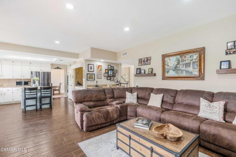 Tiny photo for 3182 Toulouse Circle, Thousand Oaks, CA 91362 (MLS # 226004154)
