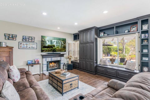 Tiny photo for 3182 Toulouse Circle, Thousand Oaks, CA 91362 (MLS # 226004154)