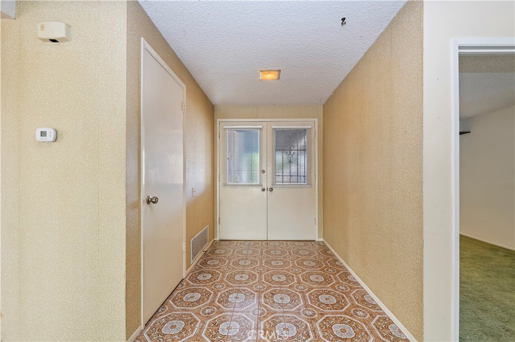 42769 Tierra Robles Place