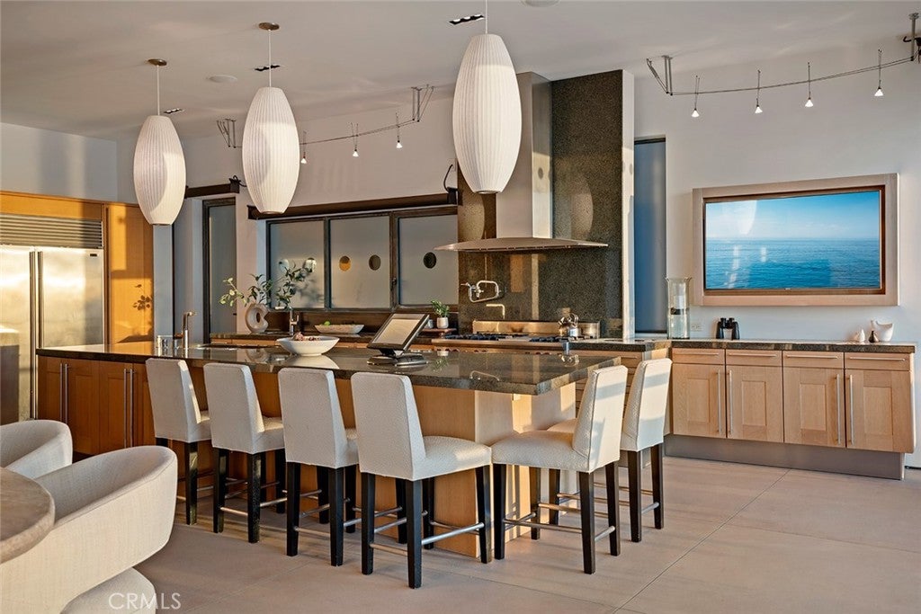 2665 Victoria Drive, Laguna Beach CA 92651 - Photo 11