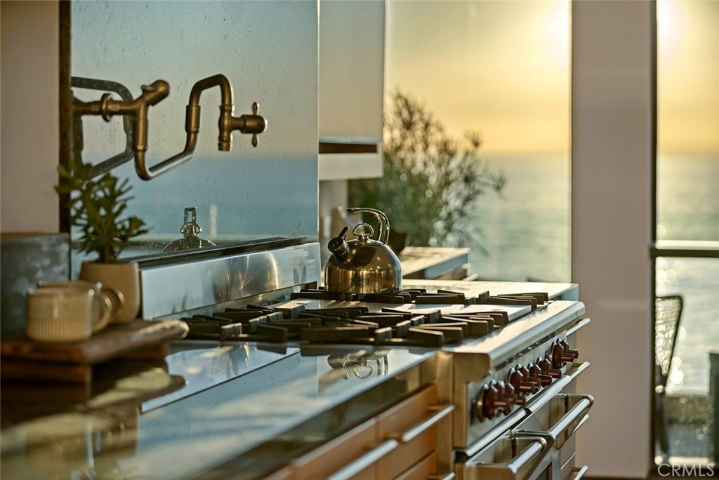2665 Victoria Drive, Laguna Beach CA 92651 - Photo 17