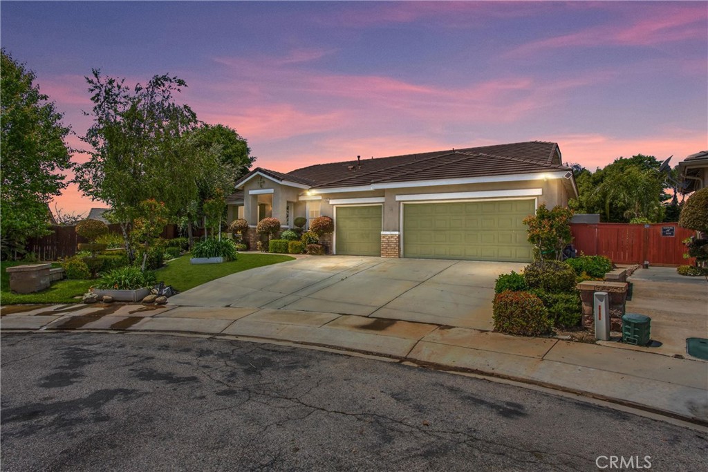 1437 Hunter Moon Way