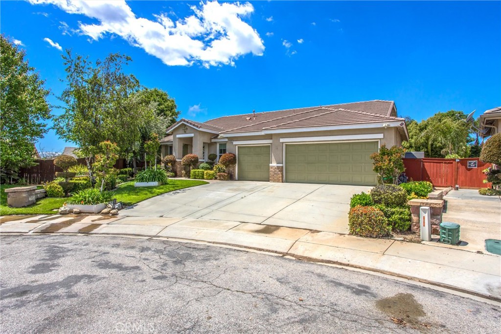1437 Hunter Moon Way