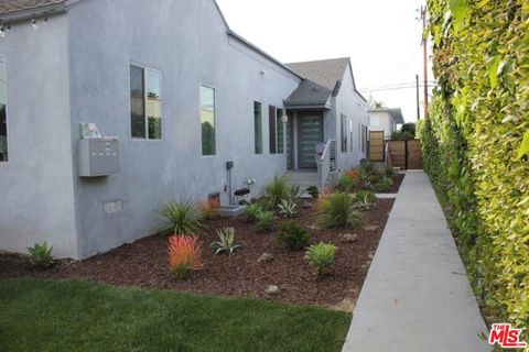 Photo of 713 Vernon Avenue #4, Venice, CA 90291 (MLS # 26718533)