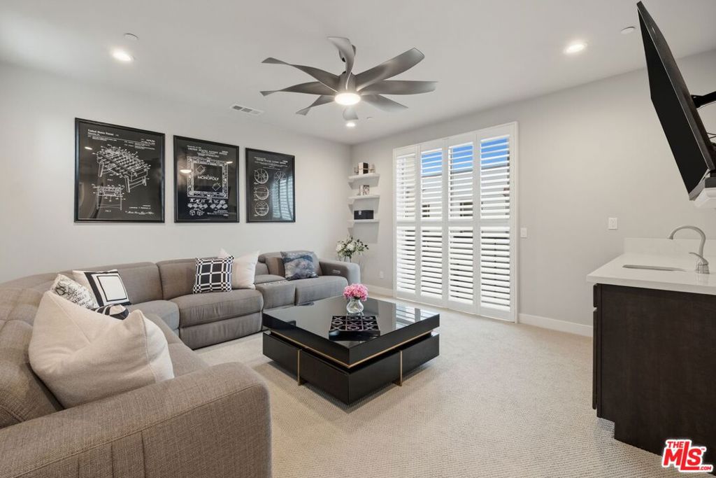 547 Daniel Freeman Circle