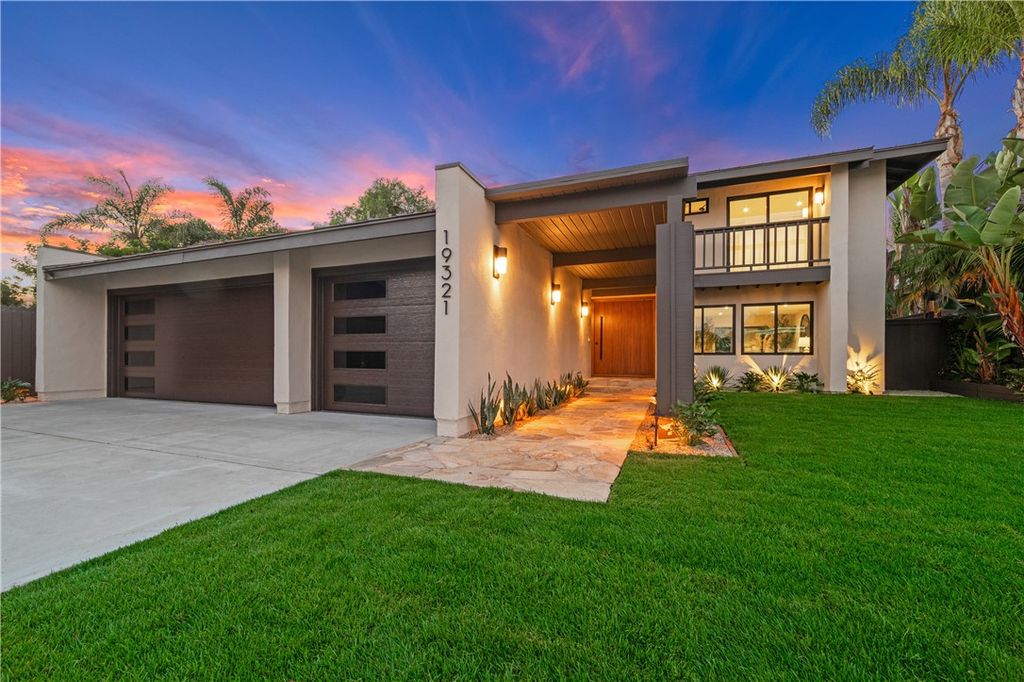 Photo of 19321 Manor Point Circle, Huntington Beach, CA 92648 (MLS # OC25232077)