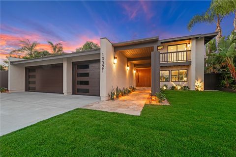 Photo of 19321 Manor Point Circle, Huntington Beach, CA 92648 (MLS # OC25232077)