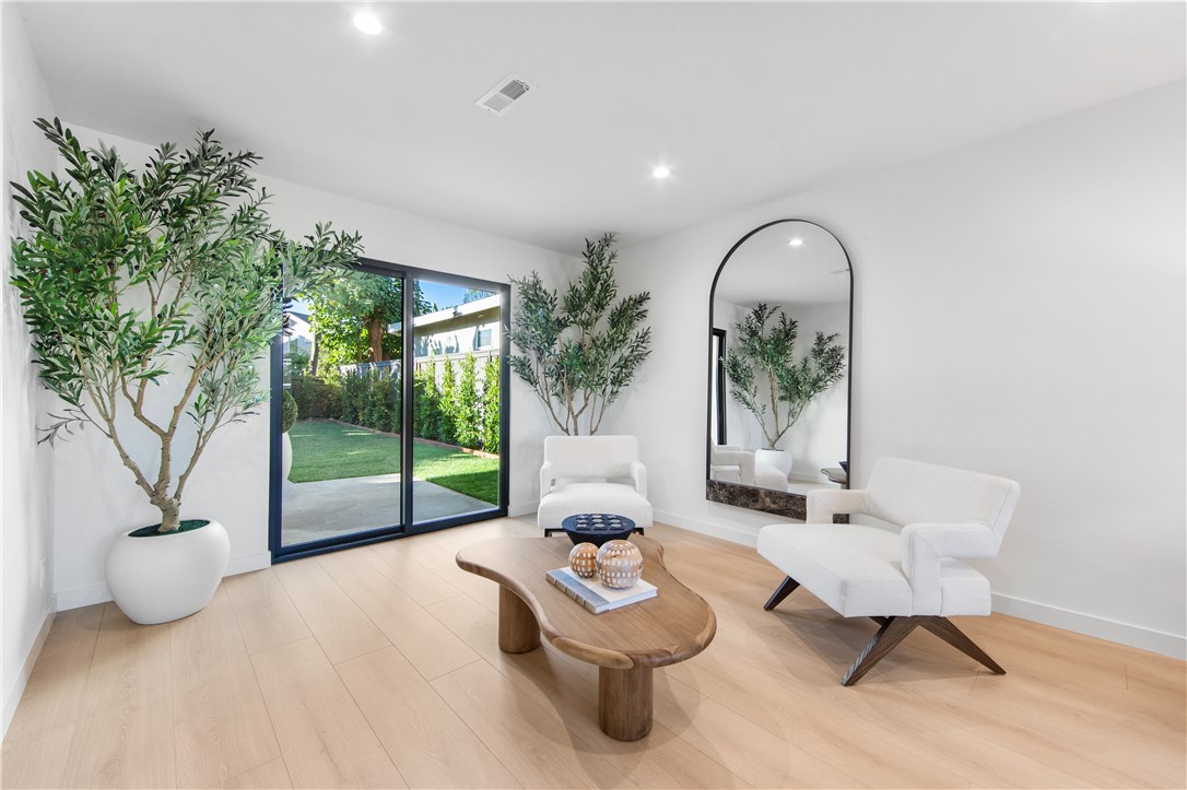 Huntington Seacliff (HSEA) - Residential