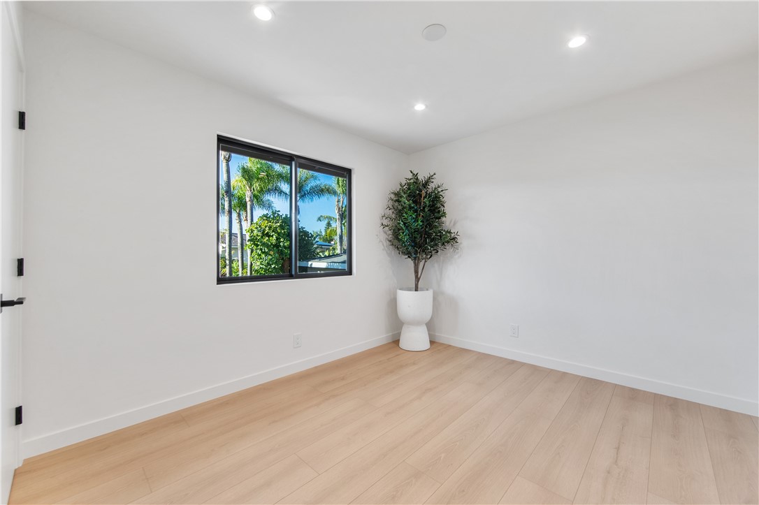 Huntington Seacliff (HSEA) - Residential