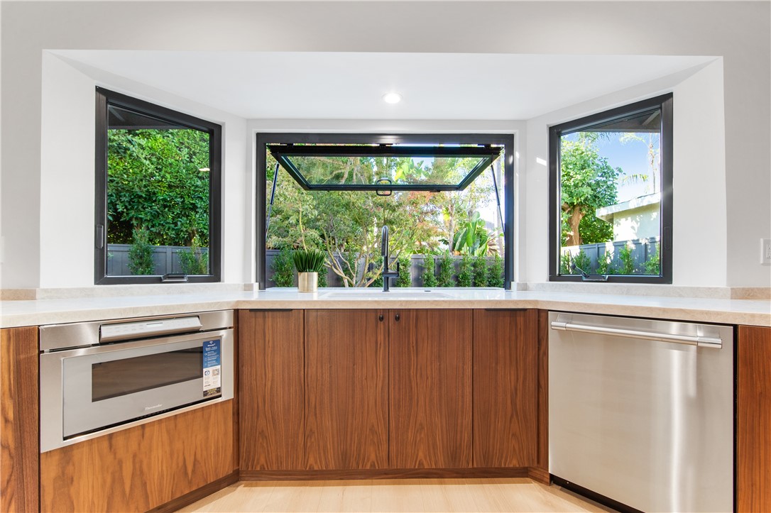 Huntington Seacliff (HSEA) - Residential