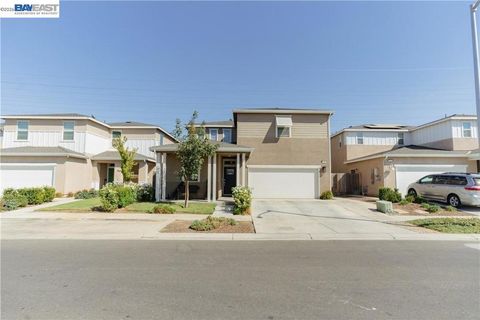 Photo of 2481 Pineda Dr Dr, Merced, CA 95340 (MLS # 41129866)