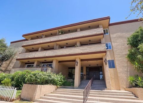 Photo of 5412 Lindley Avenue #310, Encino, CA 91316 (MLS # BB26102198)