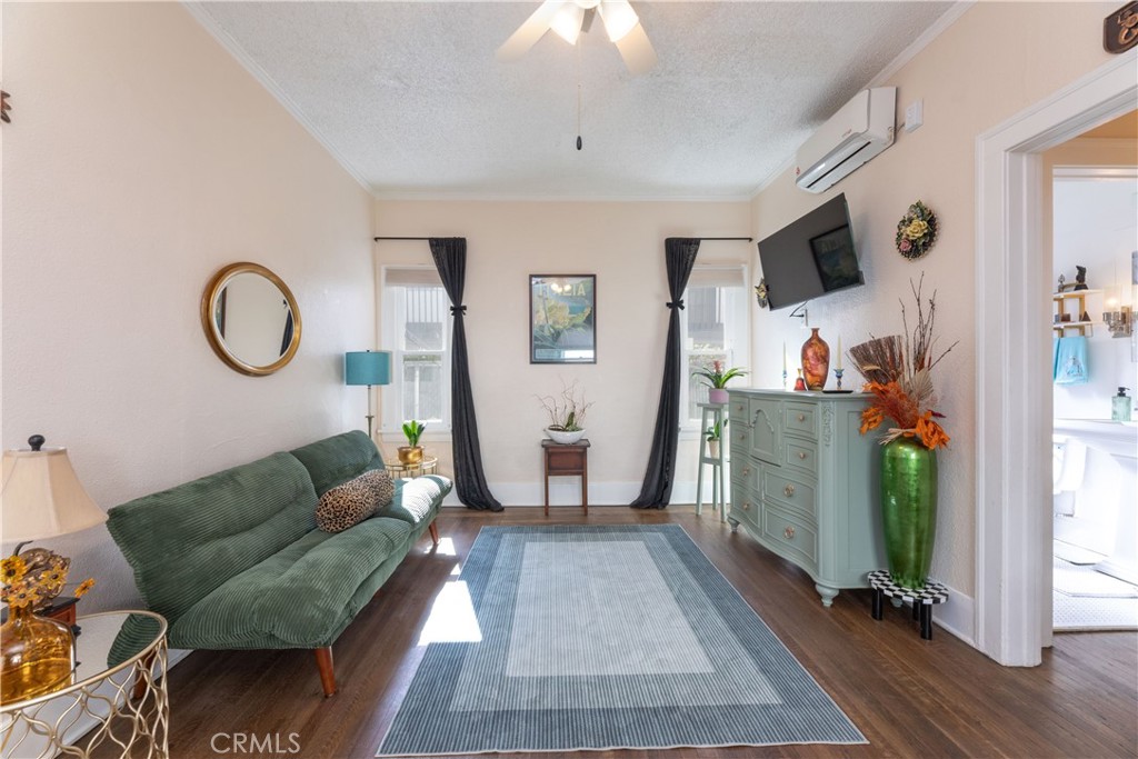 1738 E 4th Street 15