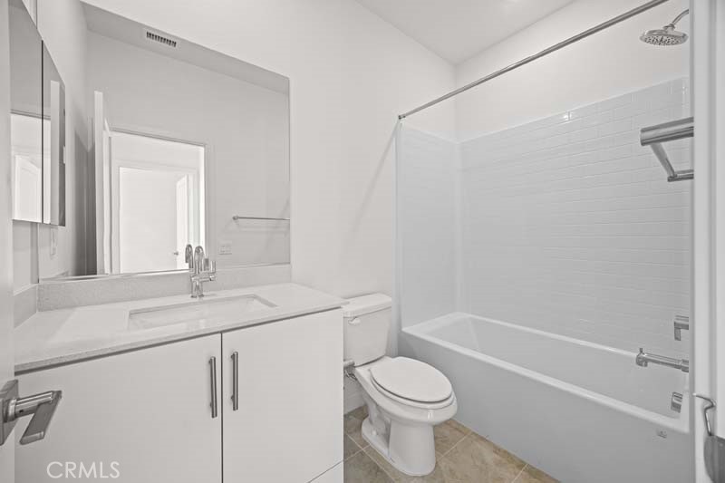 107 S Laxore Street 403