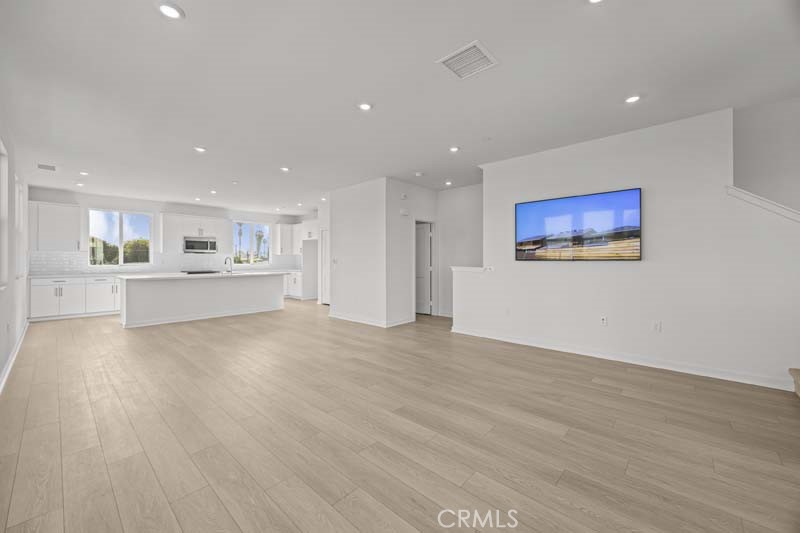 107 S Laxore Street 403