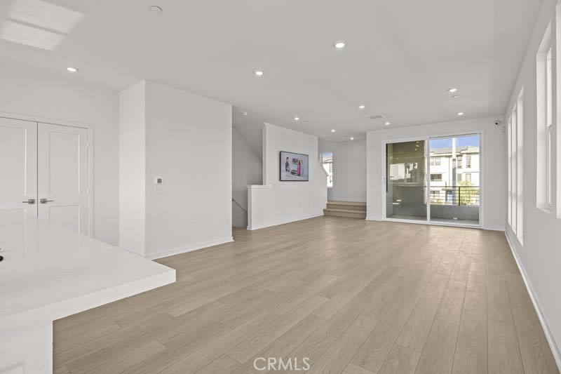 107 S Laxore Street 403