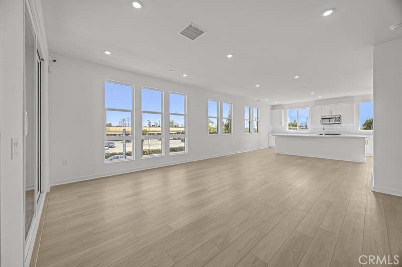 107 S Laxore Street 403