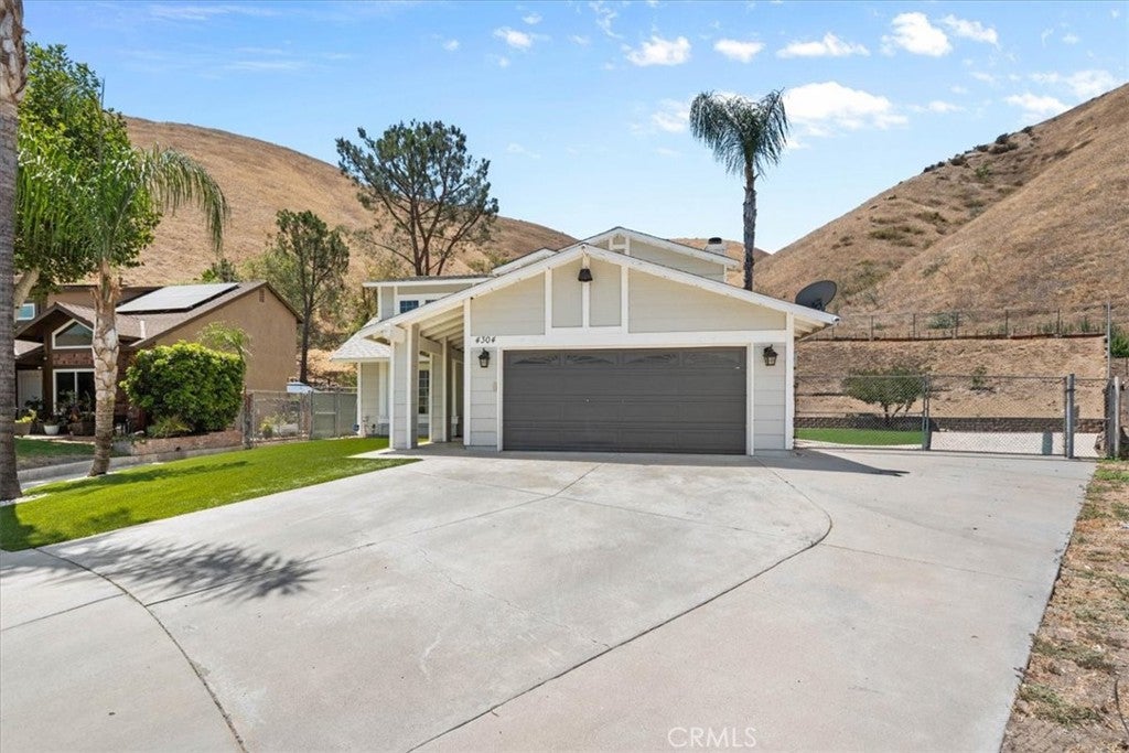 4304 Whitney Dr