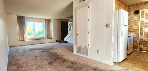 Tiny photo for 1116 Okapi Ln, Ventura, CA 93003 (MLS # V1-34886)