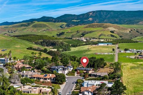Tiny photo for 957 Skyline Drive, San Luis Obispo, CA 93405 (MLS # SC26068437)