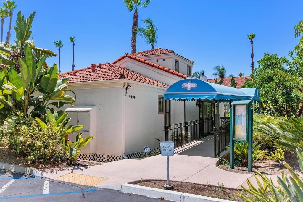 9366 Twin Trails Dr 204