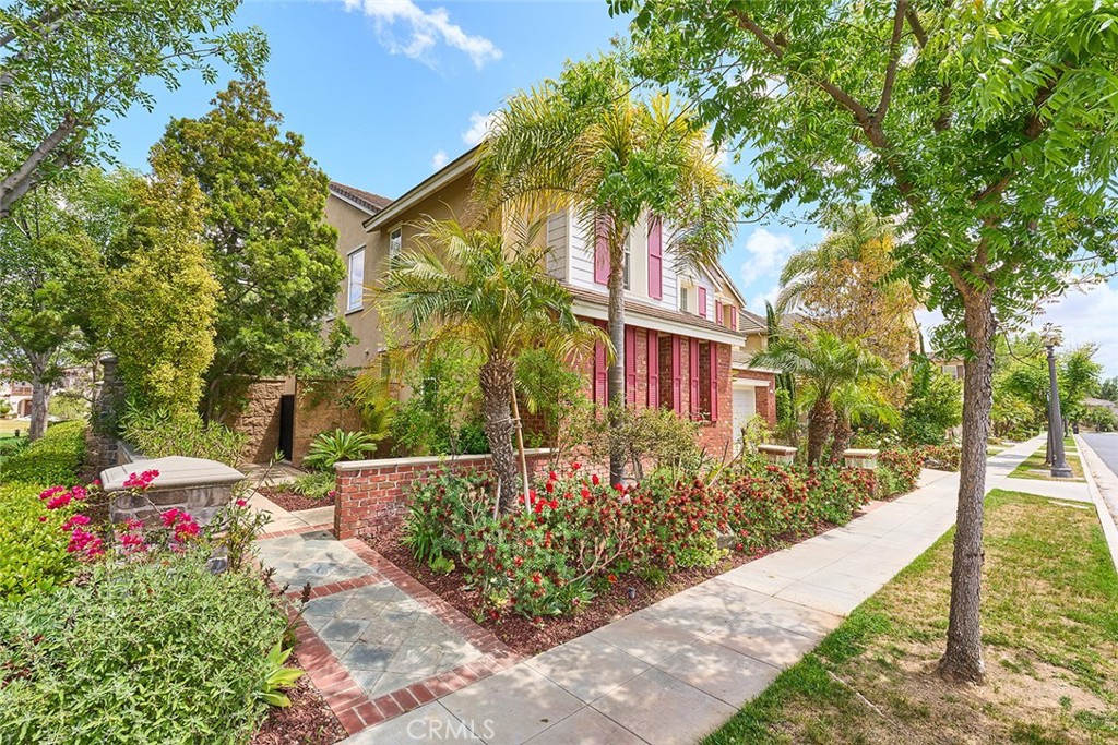 1472 Nicolas Way