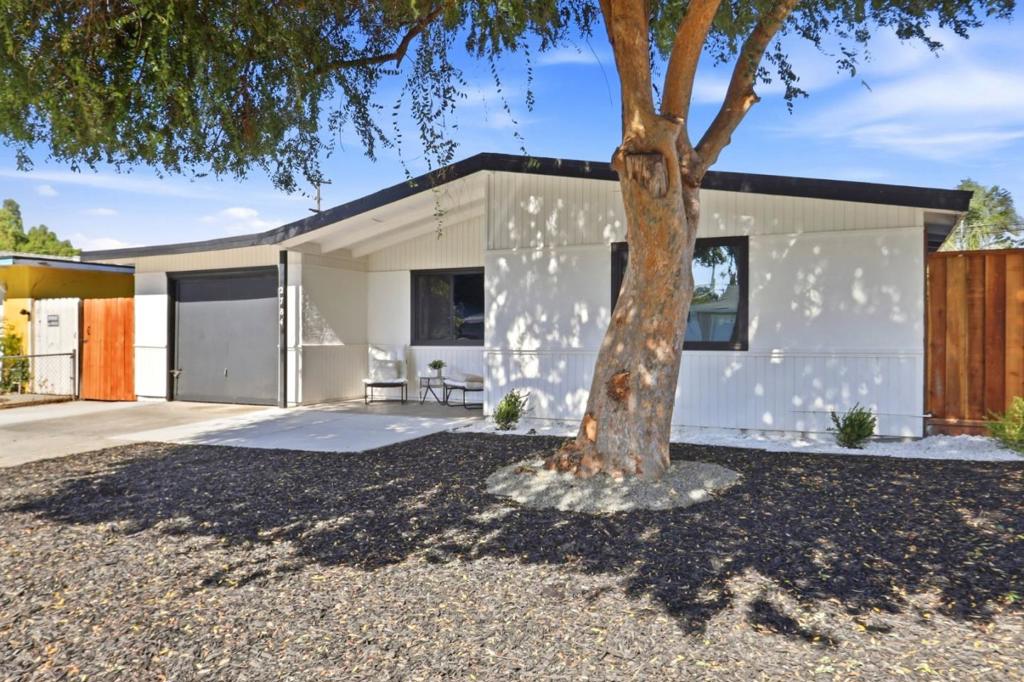 2784 Ophelia Avenue