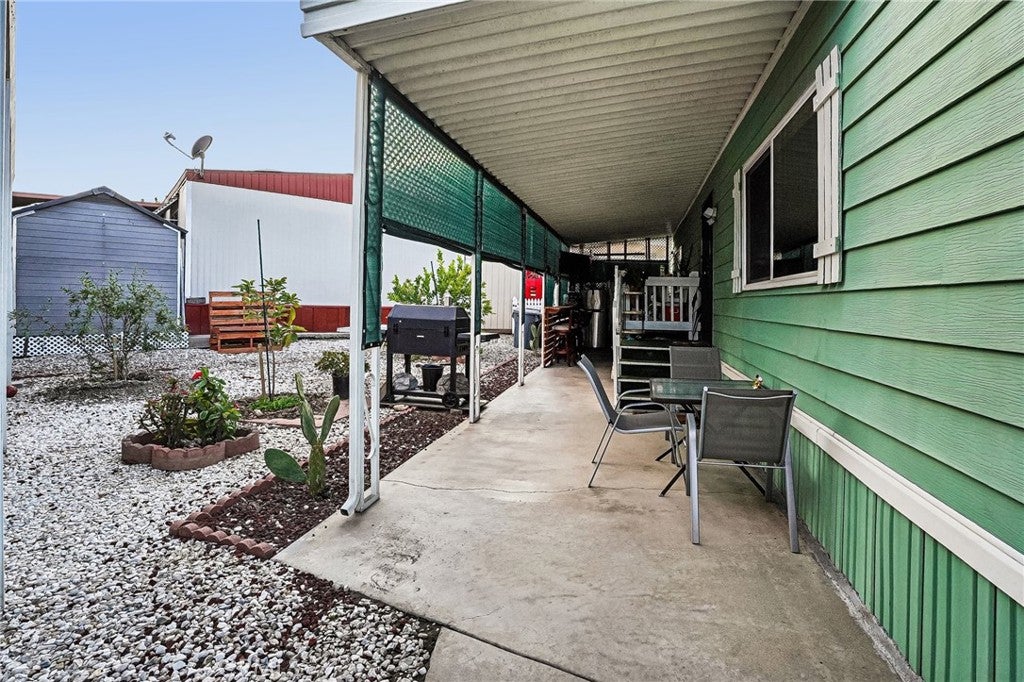 7101 Rosecrans Ave