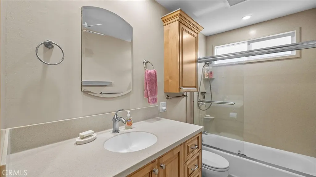 Westminster, California 92683, United States, 1 Bedroom Bedrooms, ,1 BathroomBathrooms,Residential,Active,197642