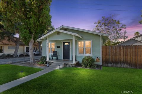 Photo of 313 N 8th Ave, Upland, CA 91786 (MLS # CV25263802)