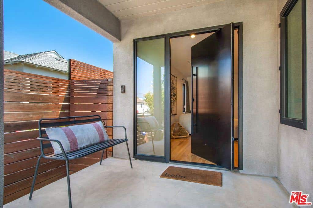 Photo of 3558 S Muirfield Road, Los Angeles, CA 90016 (MLS # 26833321)