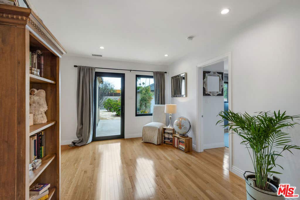 Photo of 3558 S Muirfield Road, Los Angeles, CA 90016 (MLS # 26833321)