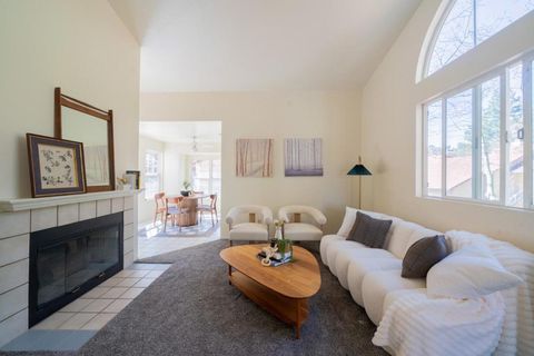 Photo of 1002 Forest Run, Hercules, CA 94547 (MLS # ML82038717)