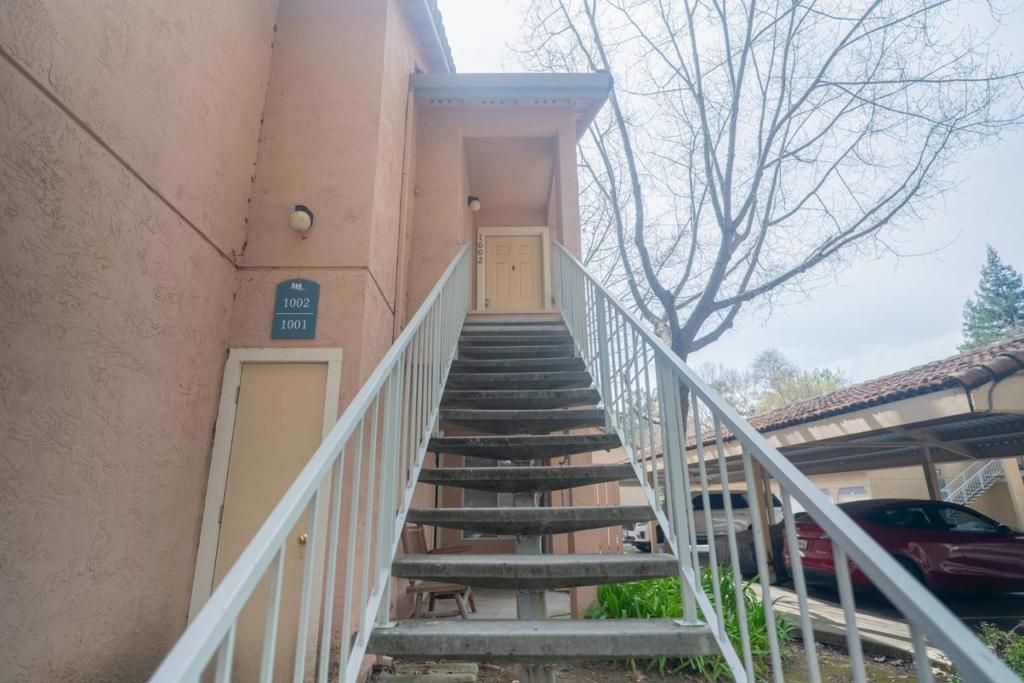 Photo of 1002 Forest Run, Hercules, CA 94547 (MLS # ML82038717)