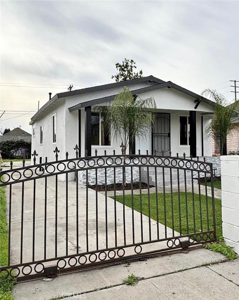 1320 E 48th ST