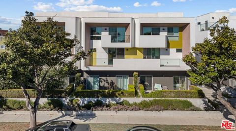 Photo of 1433 14th Street #3, Santa Monica, CA 90404 (MLS # 26818509)