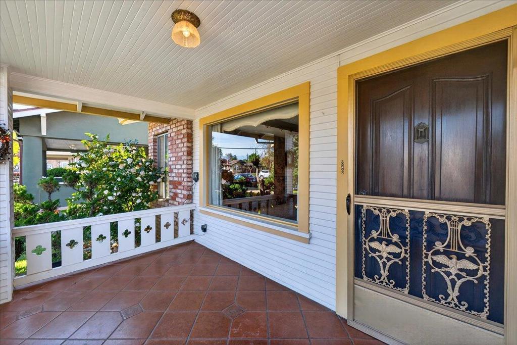 7429 Alexander Street