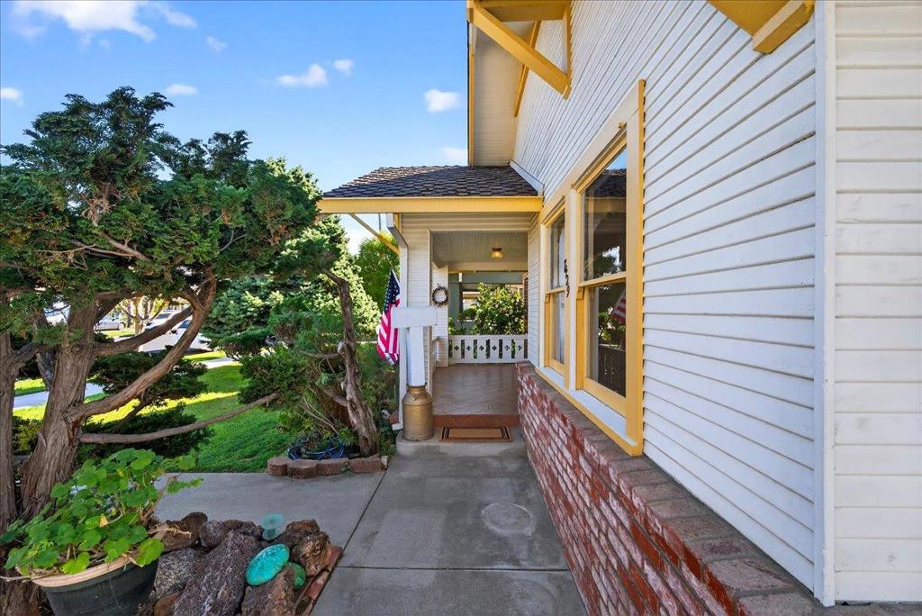 7429 Alexander Street