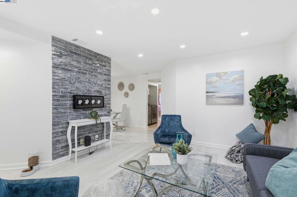WARM SPRINGS - Residential