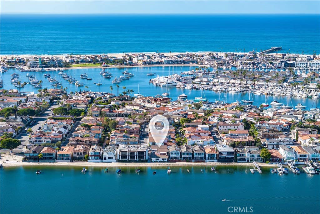 Photo of 318 Via Lido Nord, Newport Beach, CA 92663 (MLS # NP25244318)