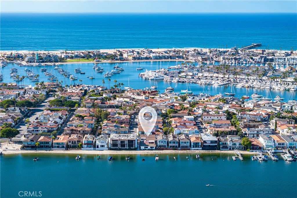 Photo of 318 Via Lido Nord, Newport Beach, CA 92663 (MLS # NP25244318)
