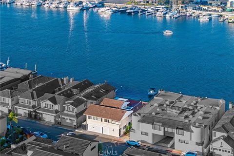 Photo of 318 Via Lido Nord, Newport Beach, CA 92663 (MLS # NP25244318)