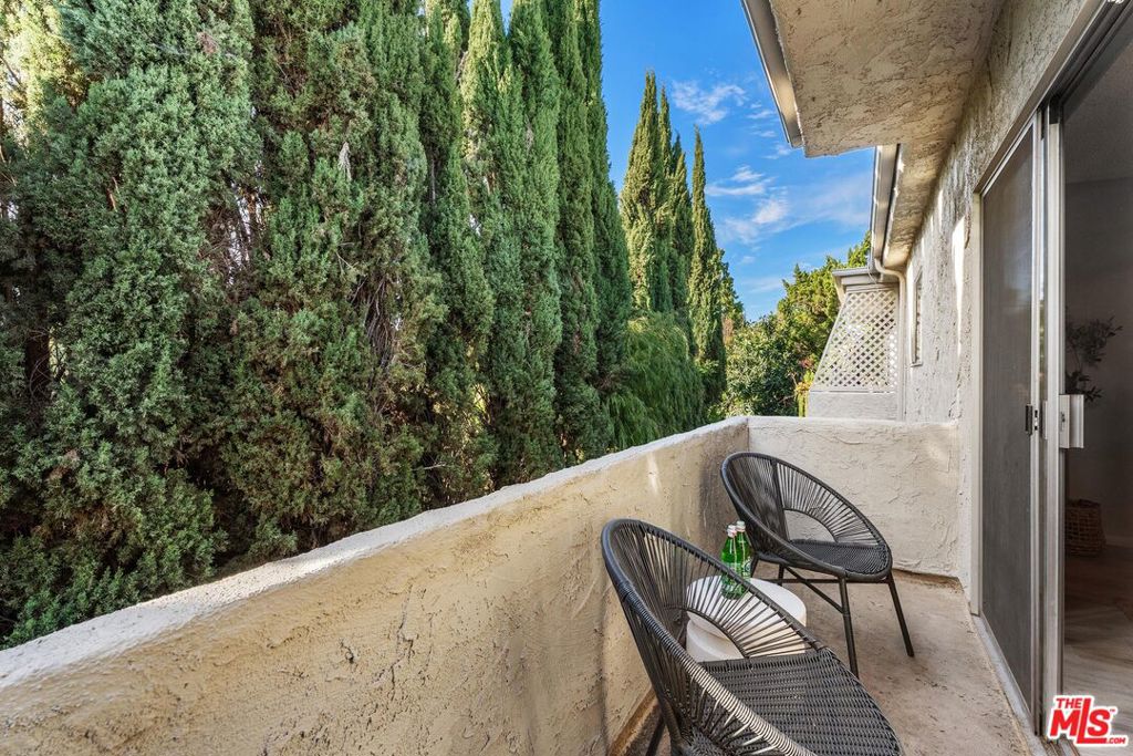 5437 Corteen Place 212